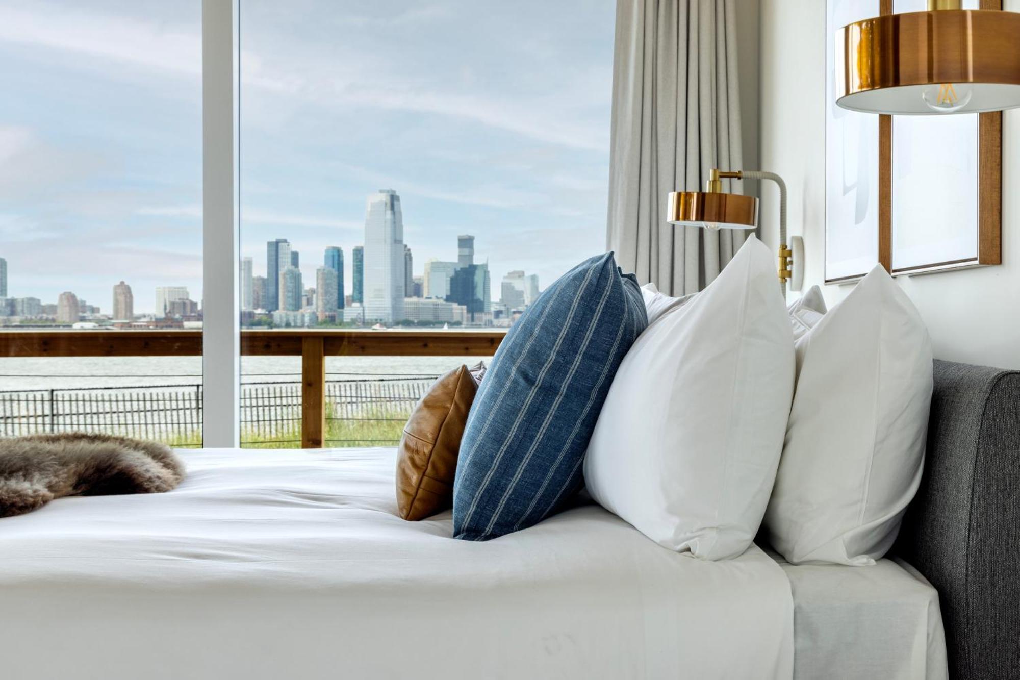 Collective Retreats Governors Island Acampamento