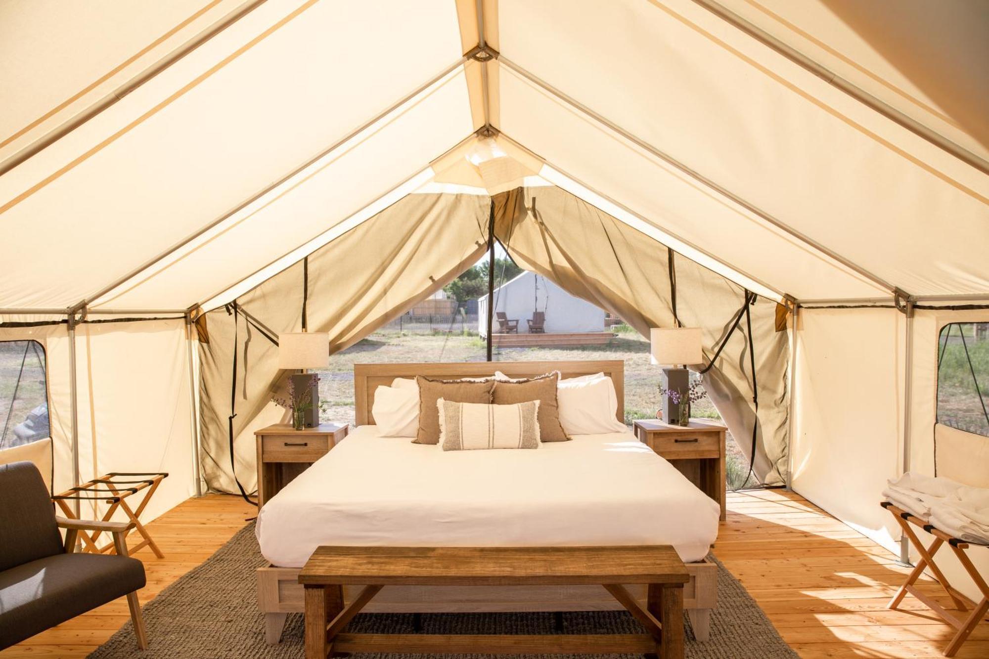 Collective Retreats Governors Island Acampamento